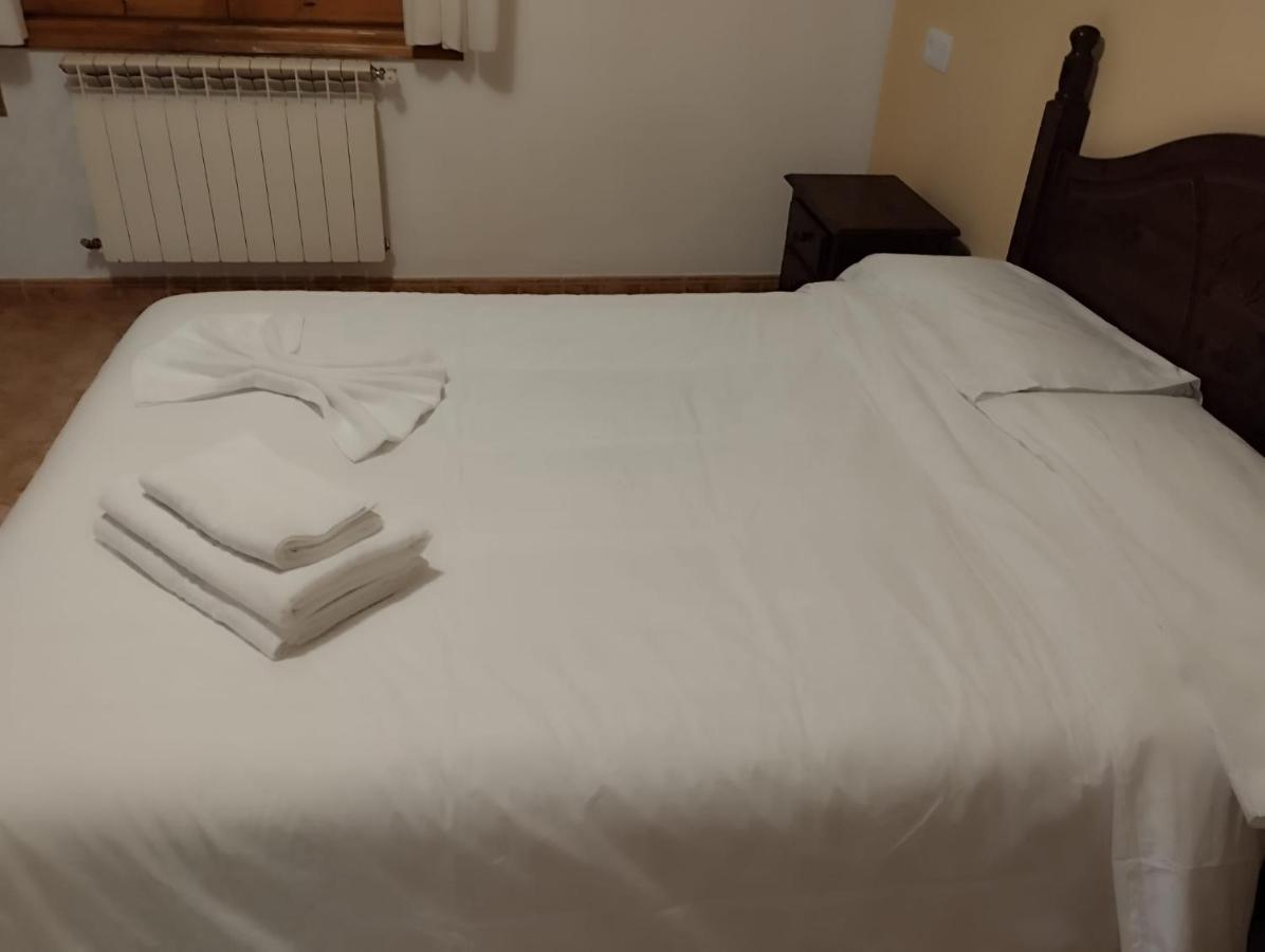 Hostal Estopinan Estopinan del Castillo Exterior foto